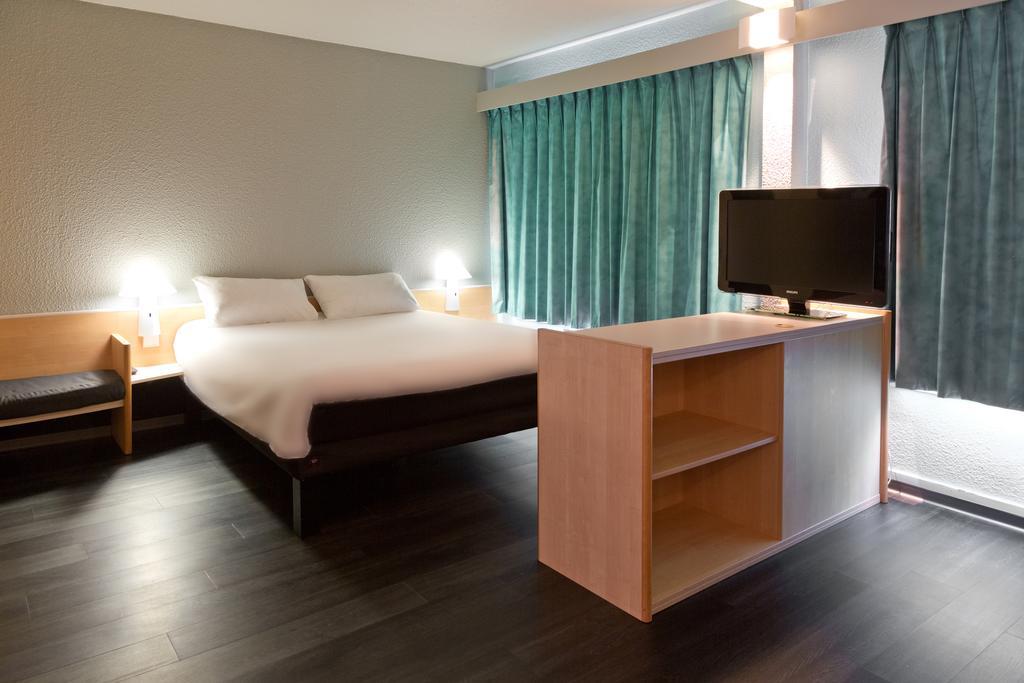 Hotel Ibis Saint Dizier Esterno foto